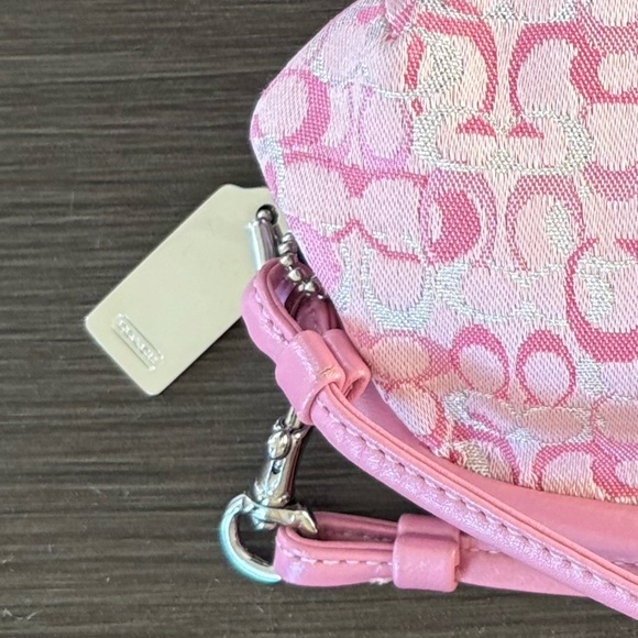 Coach Kisslock Wristlet Pink Lurex Signature C - Picture 12 of 12